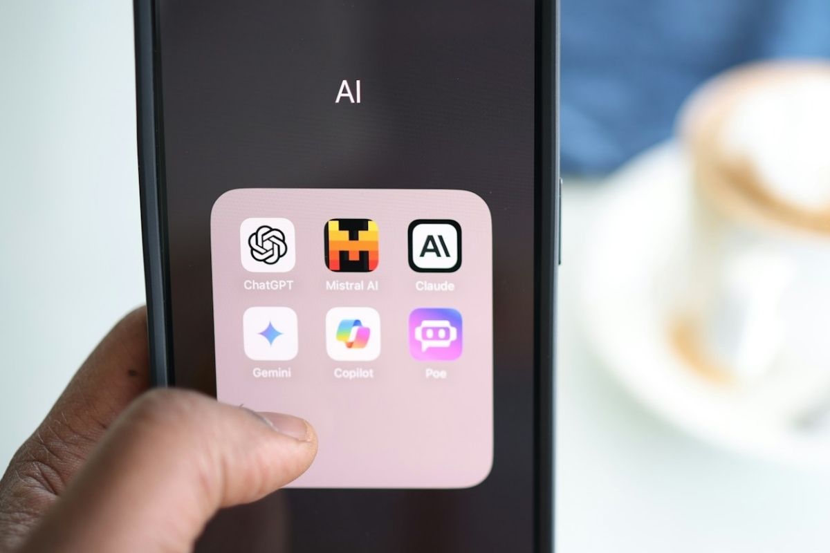 How Can Small Businesses Integrate AI Into Their Workflows